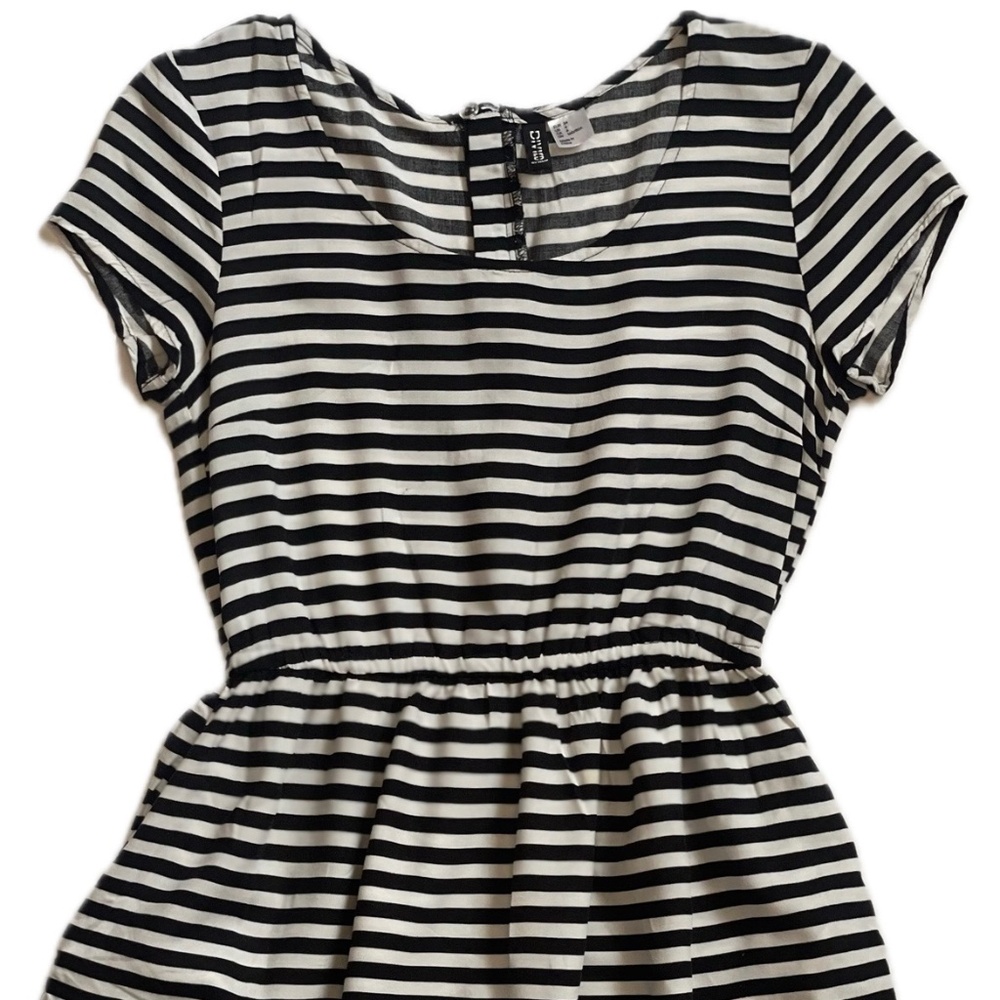 H&M Black & White Dress with Pockets